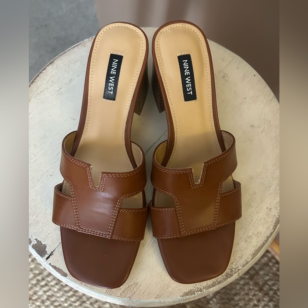 NWOT Nine West Women's Brown Block Heel Slide Sandals. 7.5med.